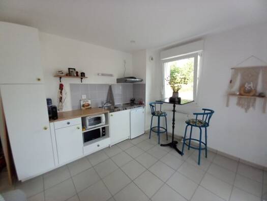Appartement à louer 528 € 1 pièce 27 m² Étage 1/3 Montrapon - Montboucons Besançon 25000