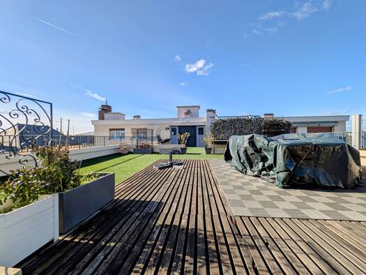 Appartement à vendre 1 050 000 € 6 pièces 3 chambres 156 m² Étage 3/3 Saint Nicolas Maisons-Laffitte 78600