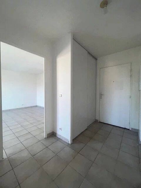 Appartement 3 pièces 65 m² · à Mantes-la-Jolie · 64,8 m² · 939 €