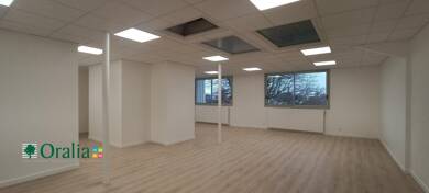 Local commercial à louer 1 194 € 71 m² de surface de vente Ateliers SNCF Chenove 21300