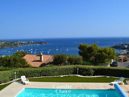 Villa à vendre 2 490 000 € 10 pièces 4 chambres 240 m² 1 280 m² de terrain Saint-Raphaël 83530