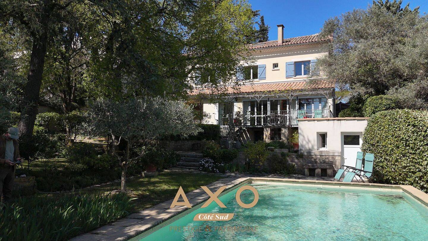 Maison 7 pièces 210 m² · à Nîmes · 210 m² · 850 000 €