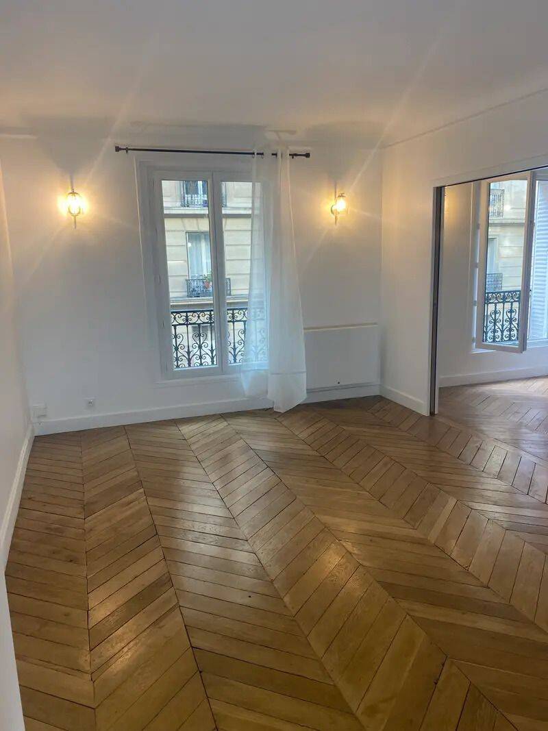 Appartement 5 pièces 102 m² · à Paris 17ème Arrondissement · 102 m² · 3 700 €
