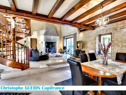 Maison à vendre 397 000 € 8 pièces 5 chambres 262 m² 1 100 m² de terrain Vars 16330