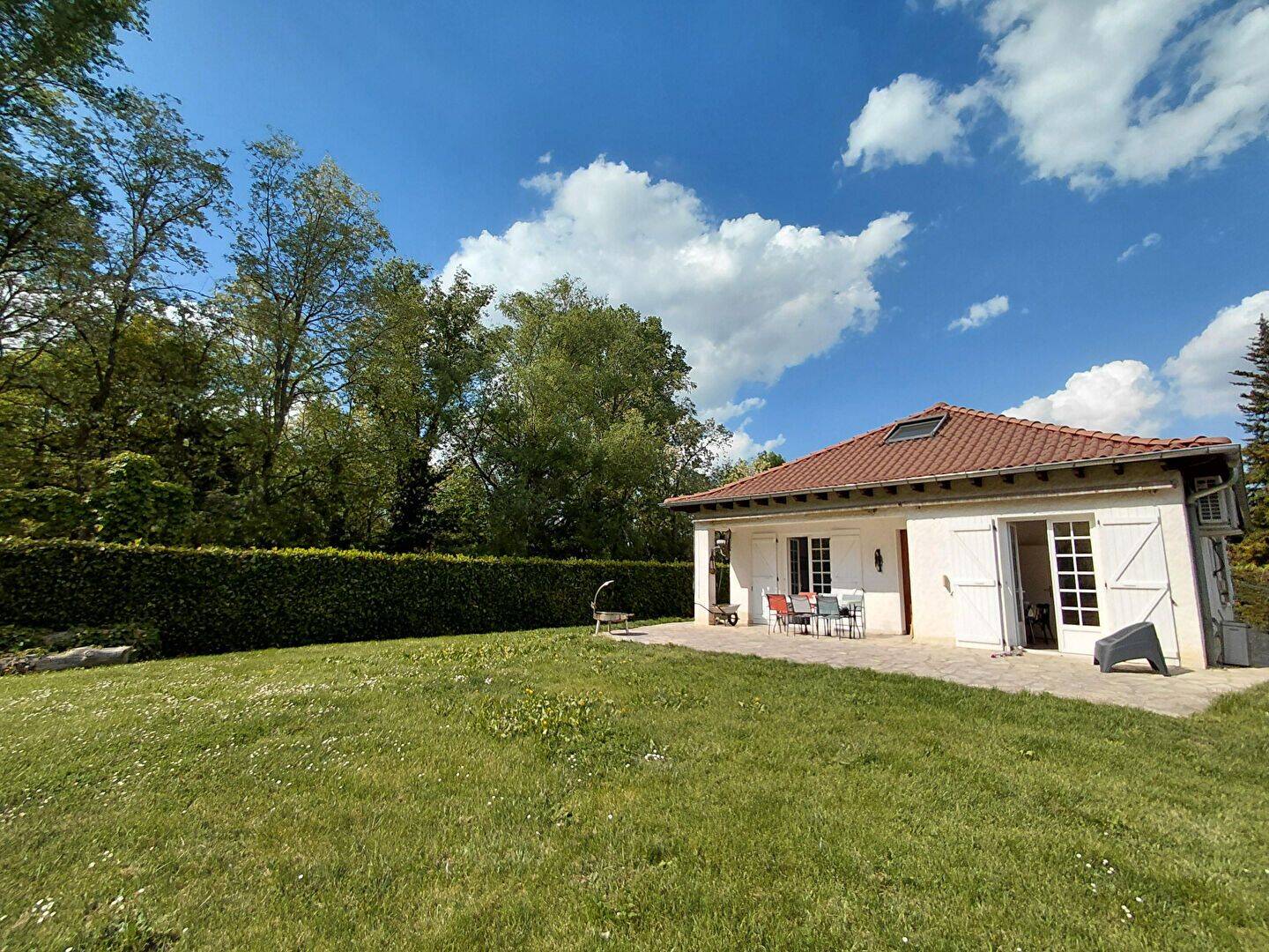 Maison 5 pièces 157 m² · à Grépiac · 156,8 m² · 345 000 €