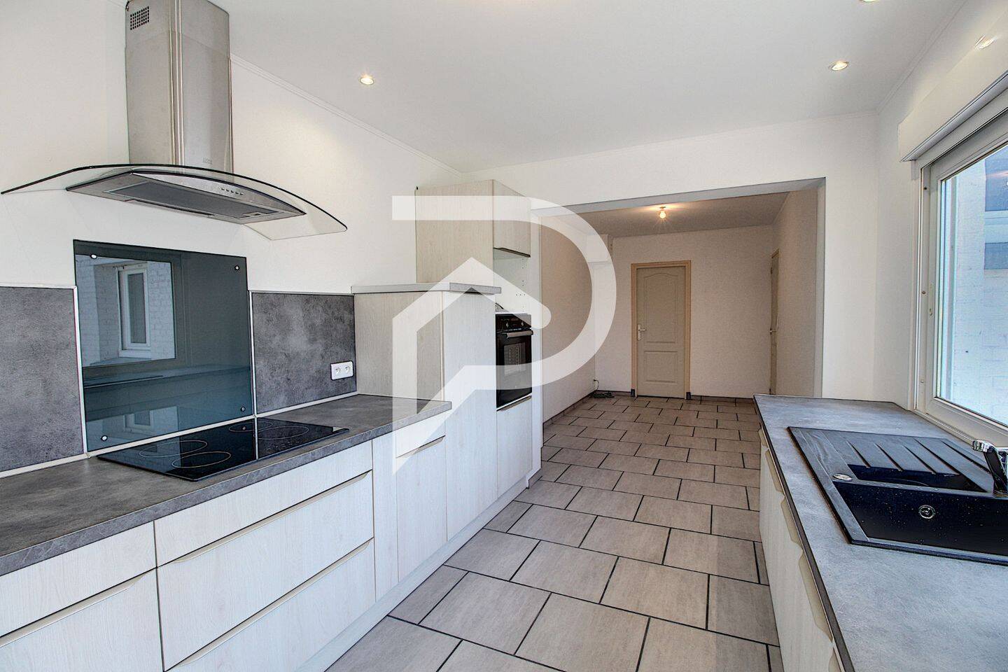 Maison 6 pièces 87 m² · à Estrées · 86,8 m² · 820 €