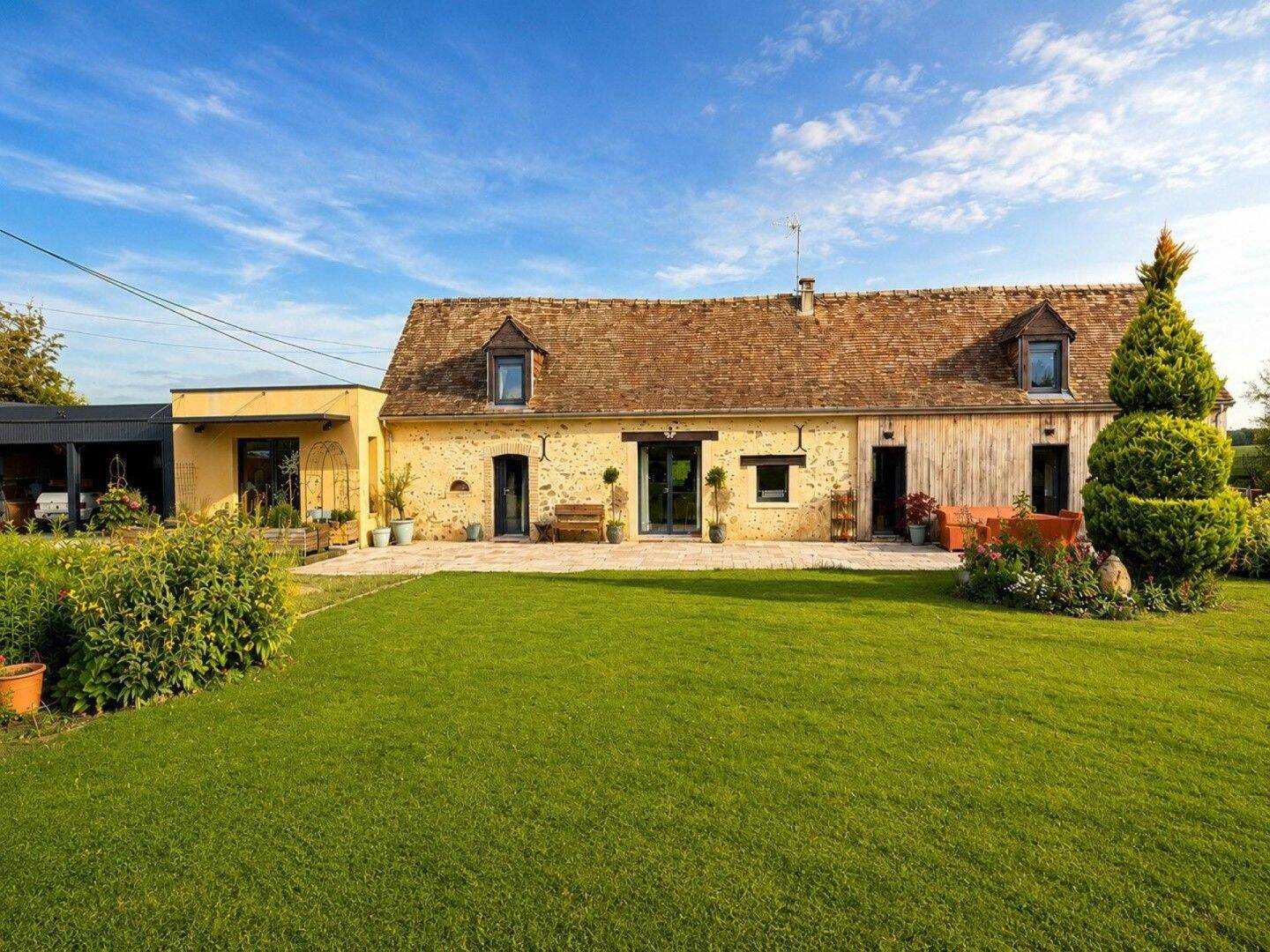 Maison 6 pièces 138 m² · à Montbizot · 138 m² · 312 000 €
