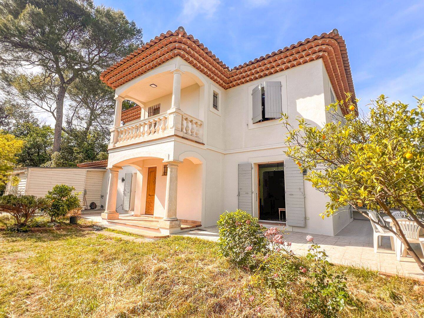 Maison 8 pièces 199 m² · à Roquefort-les-Pins · 199 m² · 950 000 €