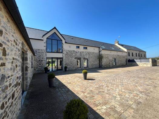 Maison à vendre 2 230 000 € 18 pièces 13 chambres 600 m² 10 000 m² de terrain Port-Bail-sur-Mer 50580