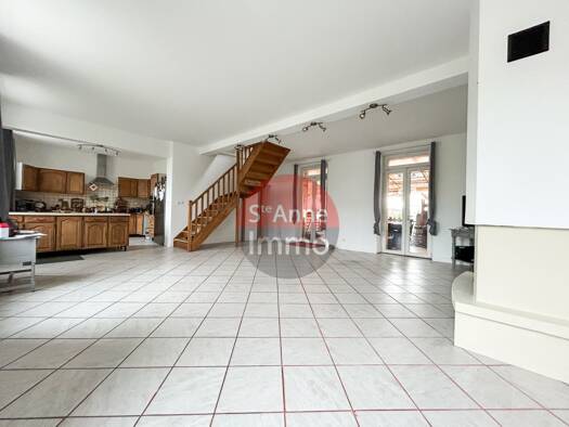 Maison à vendre 164 900 € 6 pièces 3 chambres 157 m² 968 m² de terrain Parvillers-le-Quesnoy 80700