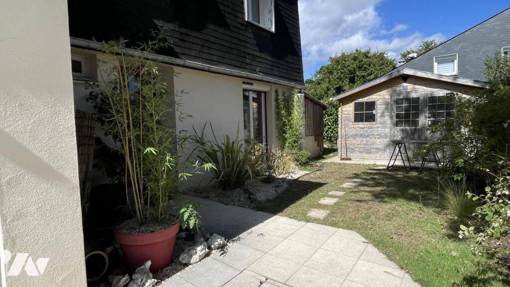 Maison 6 pièces 478 m² · à Montlouis-sur-Loire · 478 m² · 304 400 €
