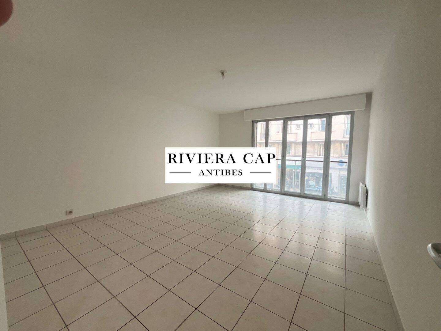 Appartement 3 pièces 74 m² · à Antibes · 74 m² · 420 000 €