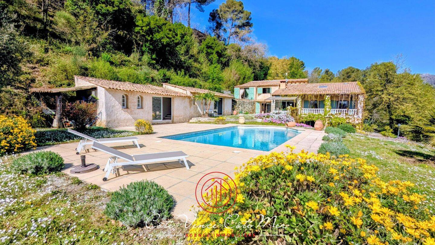 Maison 10 pièces 307 m² · à Vence · 307 m² · 935 000 €