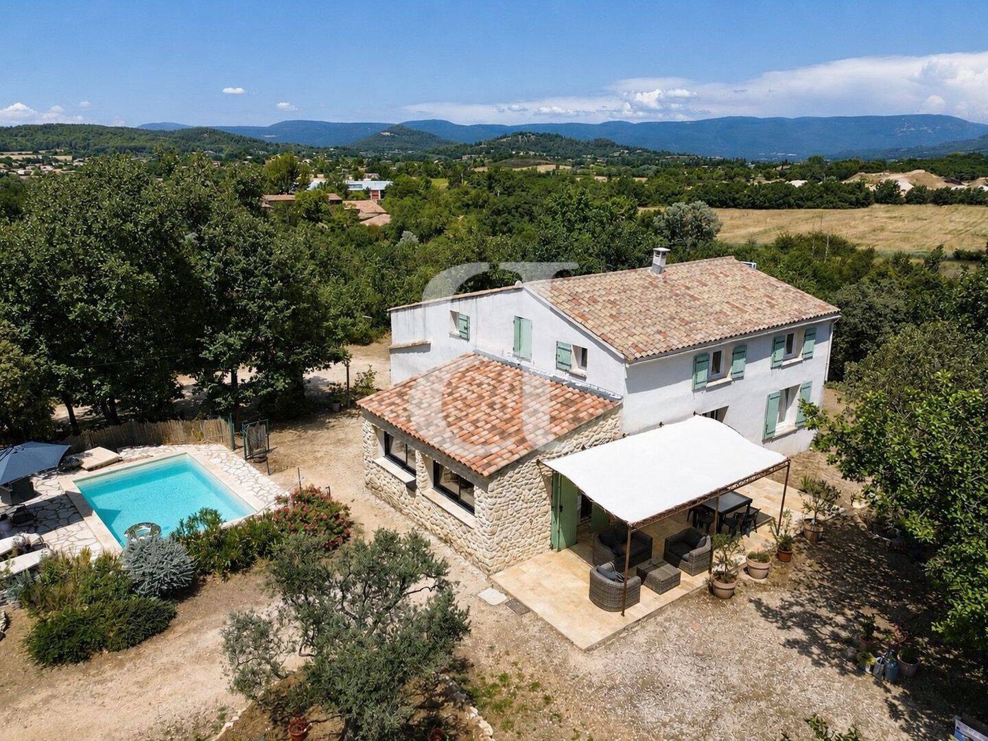 Maison 6 pièces 200 m² · à Apt · 200 m² · 800 000 €