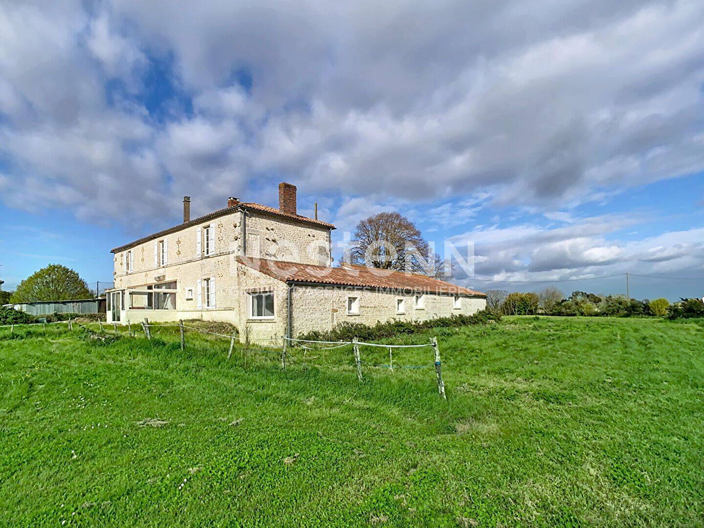 Maison 11 pièces 215 m² · à Le Langon · 215 m² · 232 000 €