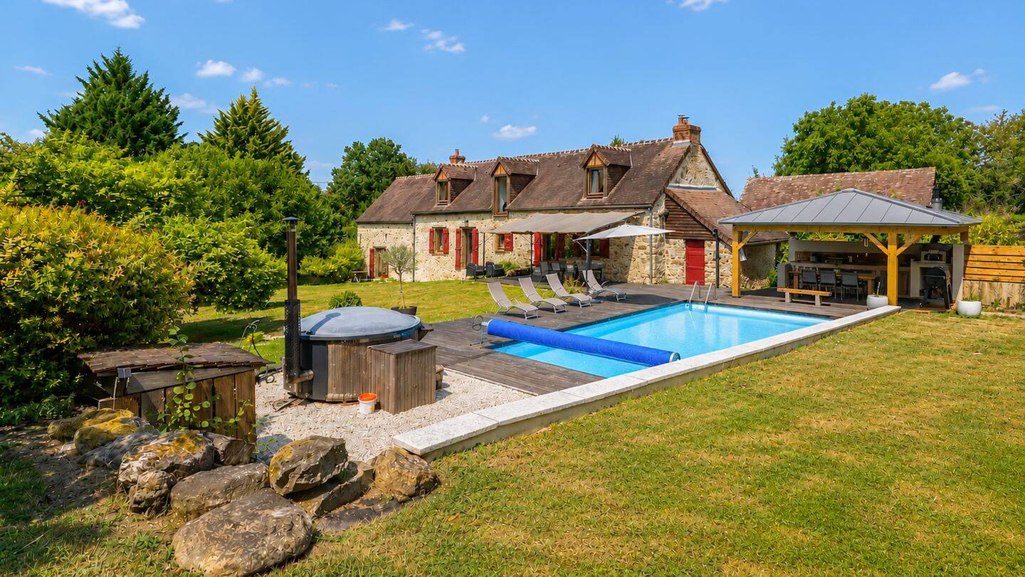 Maison 6 pièces 165 m² · à Challes · 165 m² · 322 400 €