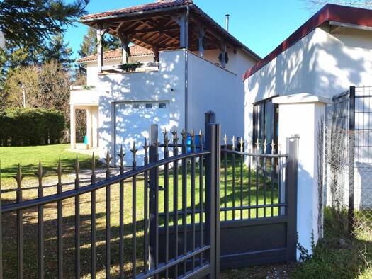 Maison à vendre 355 000 € 7 pièces 6 chambres 180 m² 2 450 m² de terrain L'Hospitalet-du-Larzac 12230