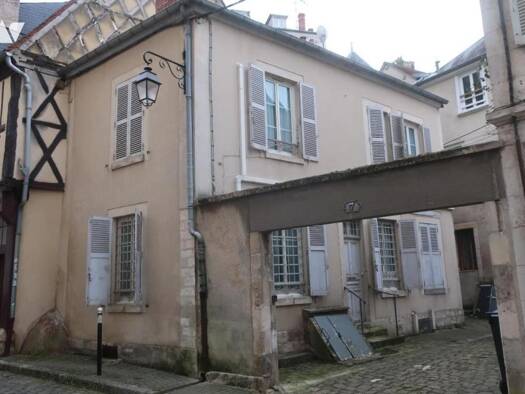 Maison à vendre 97 520 € 4 pièces 3 chambres 72 m² 61 m² de terrain Bourges 18000
