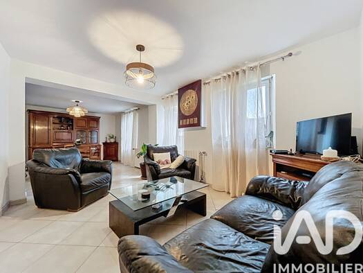 Maison à vendre 395 000 € 6 pièces 4 chambres 123,8 m² 530 m² de terrain Rue du Tir-Mont Châlat-Saint Hubert Chelles 77500