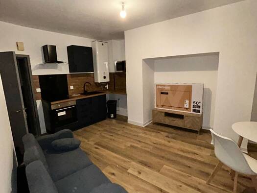 Appartement à louer 480 € 2 pièces 1 chambre 34 m² Étage 1/2 Urbain Centre Ancien Tulle 19000