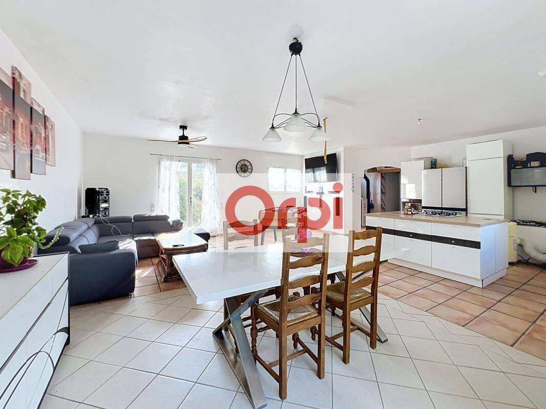 Maison 4 pièces 180 m² · à Saint-Cézert · 180 m² · 299 000 €