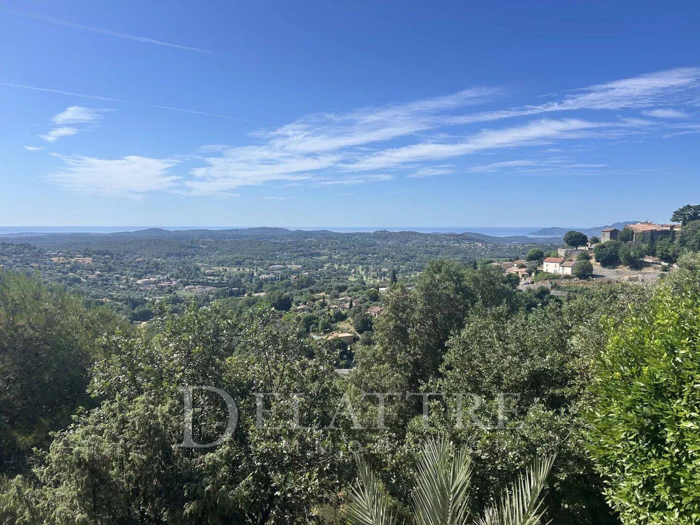 Maison 5 pièces 160 m² · à Châteauneuf-Grasse · 160 m² · 985 000 €