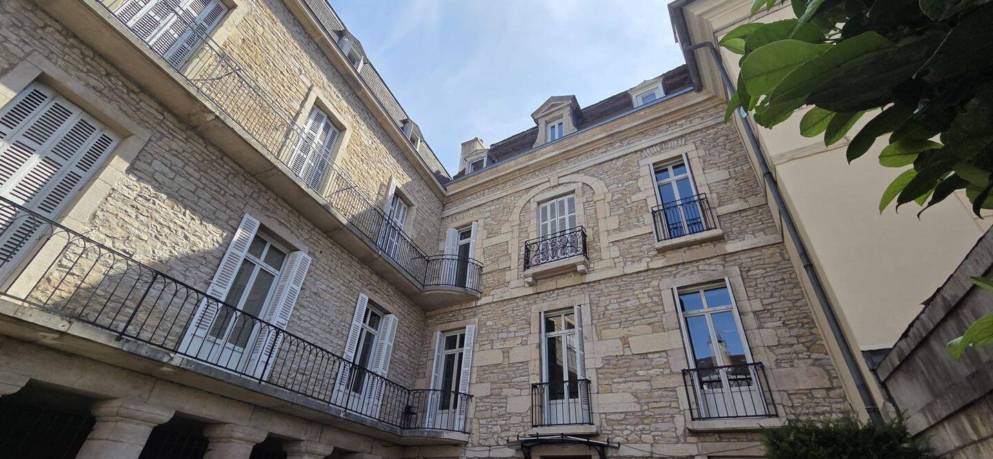 Appartement 7 pièces 173 m² · à Dijon · 173,2 m² · 469 000 €