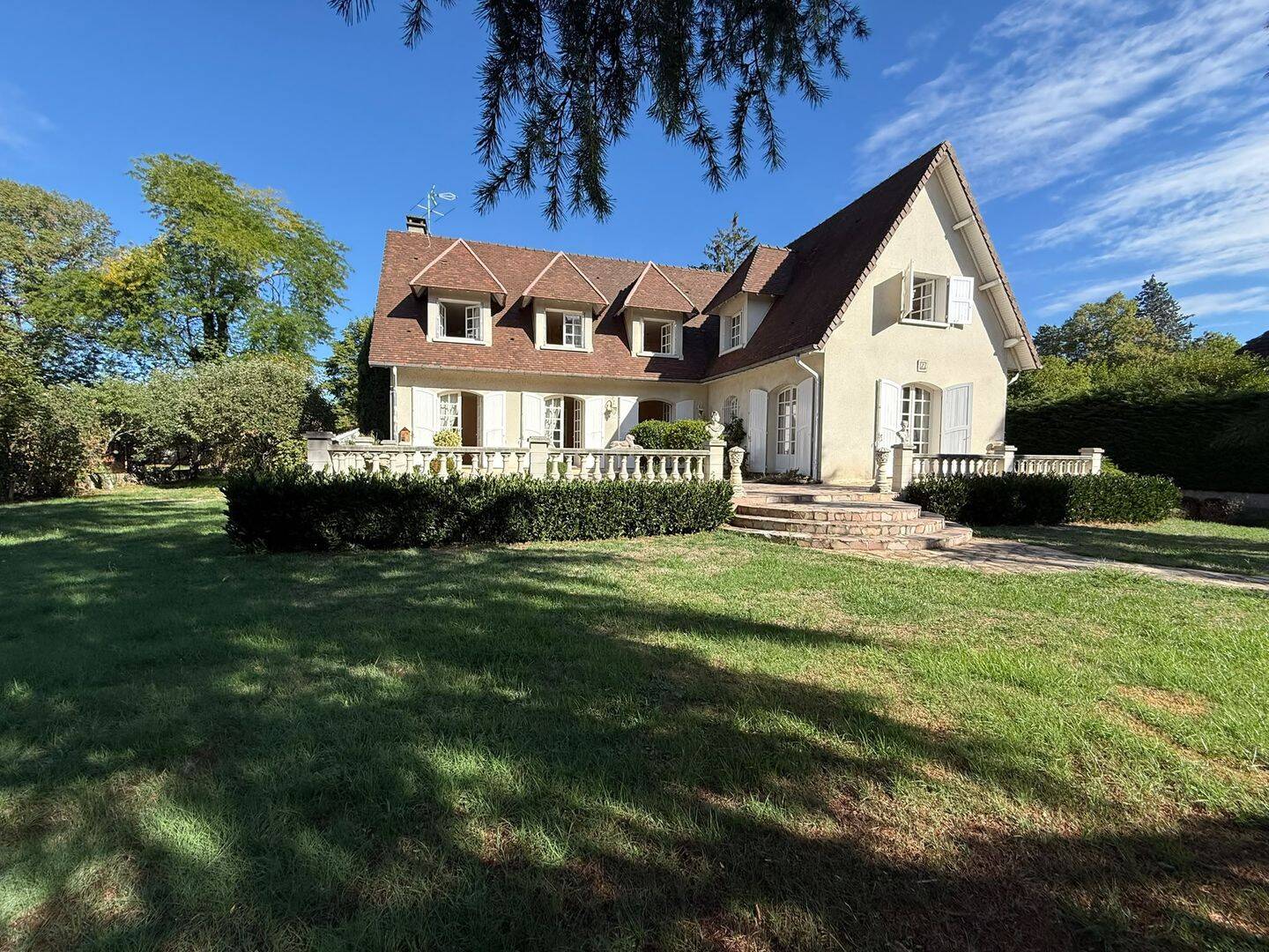 Maison 6 pièces 210 m² · à Bellerive-sur-Allier · 210 m² · 465 000 €