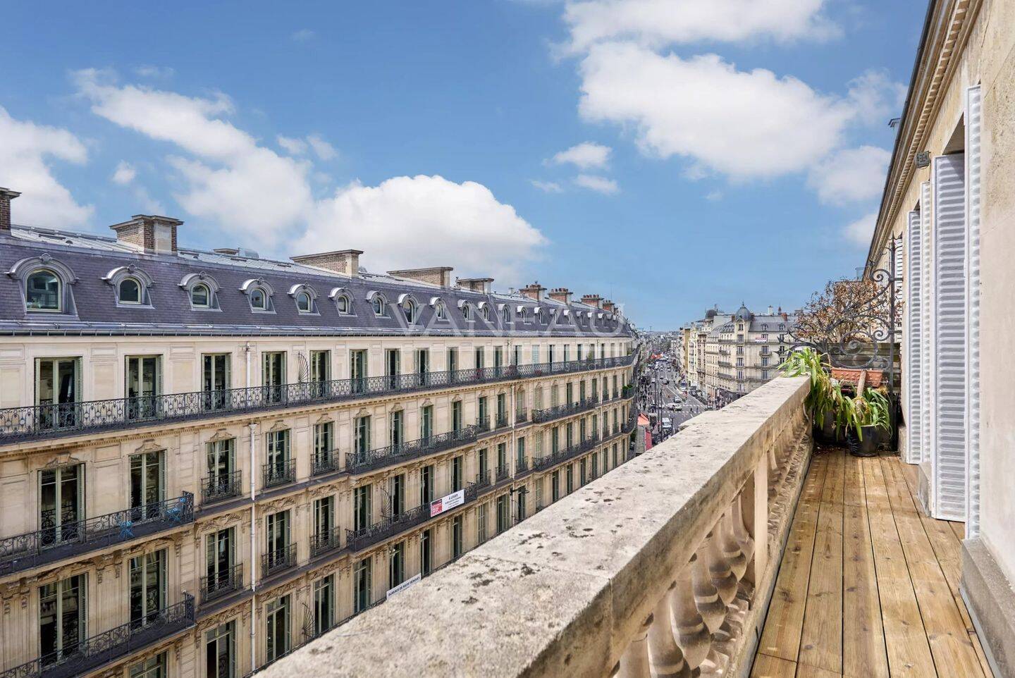 Appartement 3 pièces 77 m² · à Paris 9ème Arrondissement · 76,7 m² · 1 399 000 €