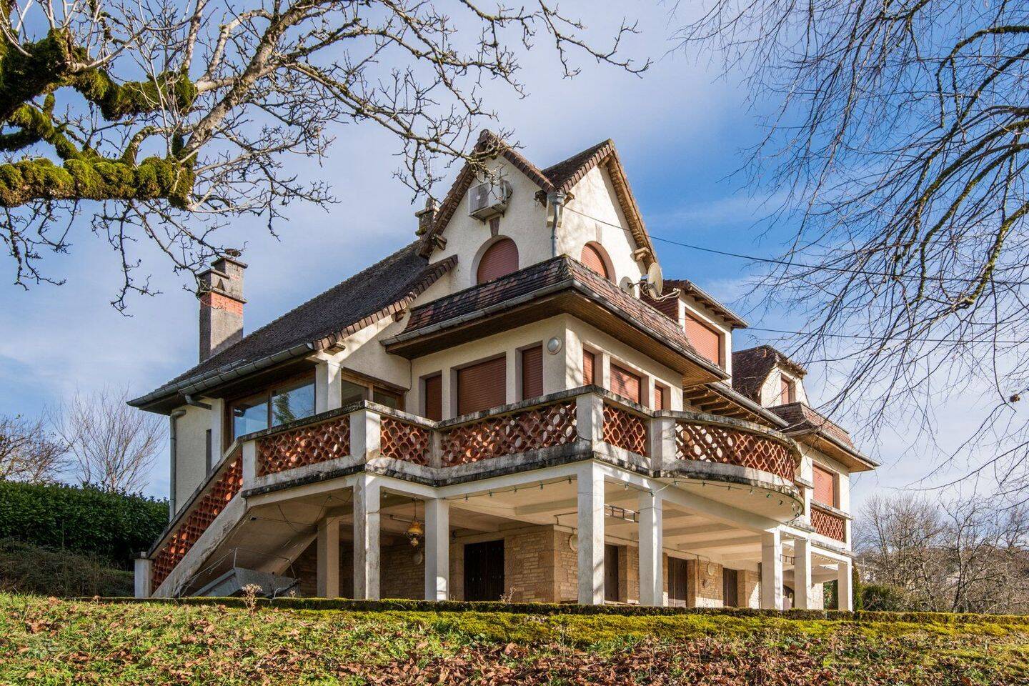 Maison 9 pièces 260 m² · à Beynat · 260 m² · 369 000 €