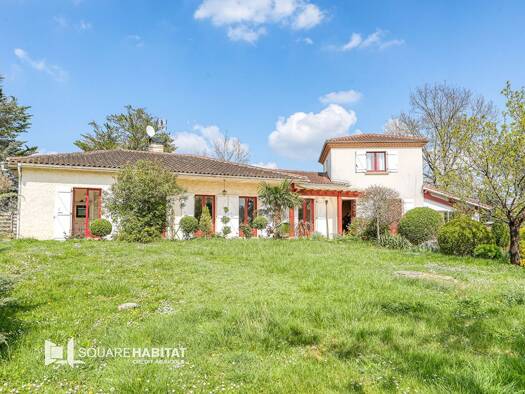 Maison à vendre 295 000 € 8 pièces 6 chambres 218 m² 3 005 m² de terrain Mirande 32300