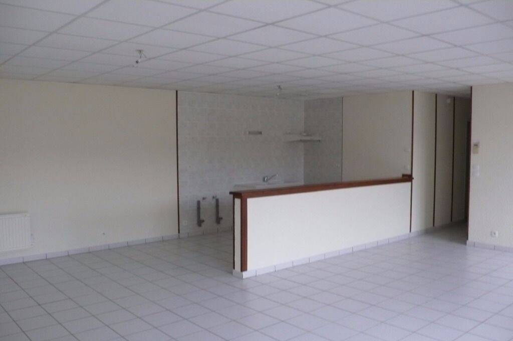 Appartement 3 pièces 105 m² · à Cosne-Cours-sur-Loire · 105 m² · 643 €/mois