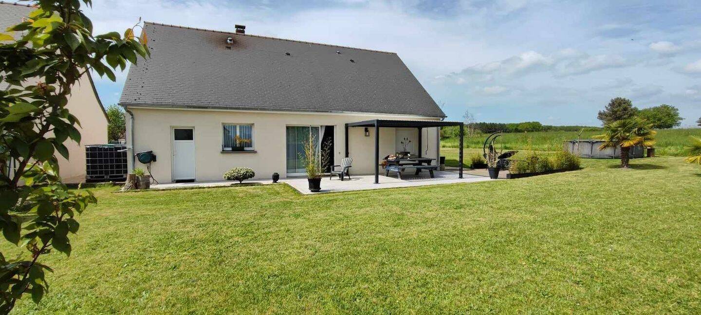 Maison 3 pièces 84 m² · à Cinq-Mars-la-Pile · 83,6 m² · 890 €