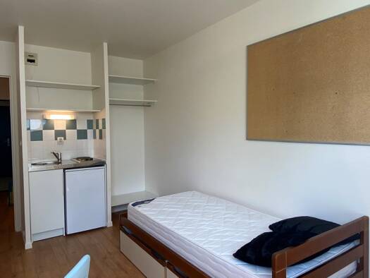 Studio à louer - logement étudiant 561 € 1 pièce 18 m² Étage 2/3 Grenouillère-Marnois-Rive de Marne Noisy-le-Grand 93160