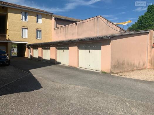 Parking à louer 77 € 15 m² Charnay-lès-Mâcon 71850