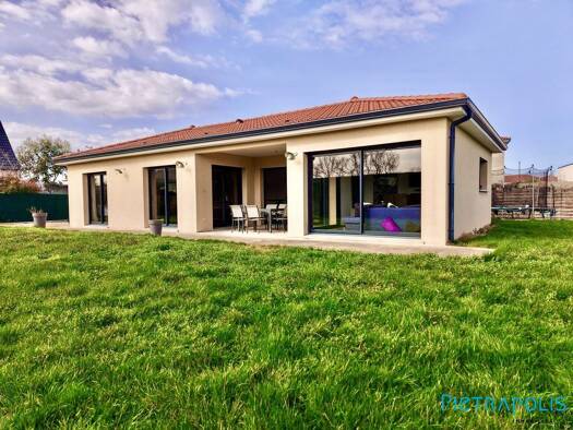 Maison de plain-pied à vendre 449 000 € 5 pièces 4 chambres 140 m² 981 m² de terrain Andrézieux-Bouthéon 42160