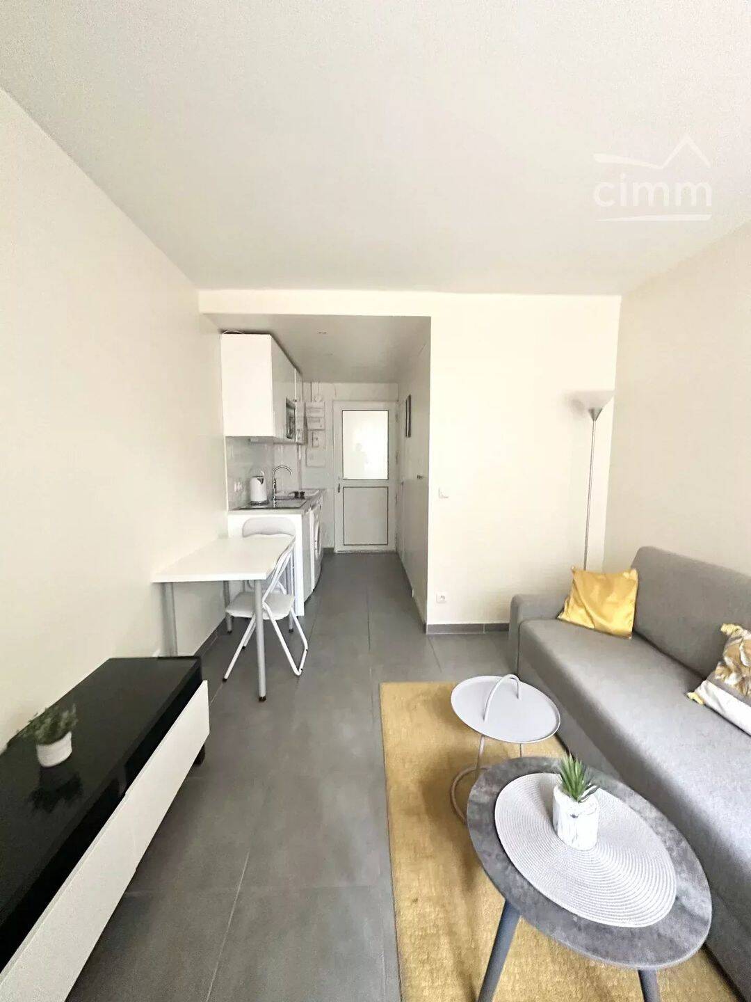 Appartement 1 pièce · à L'Haÿ-les-Roses · 700 €