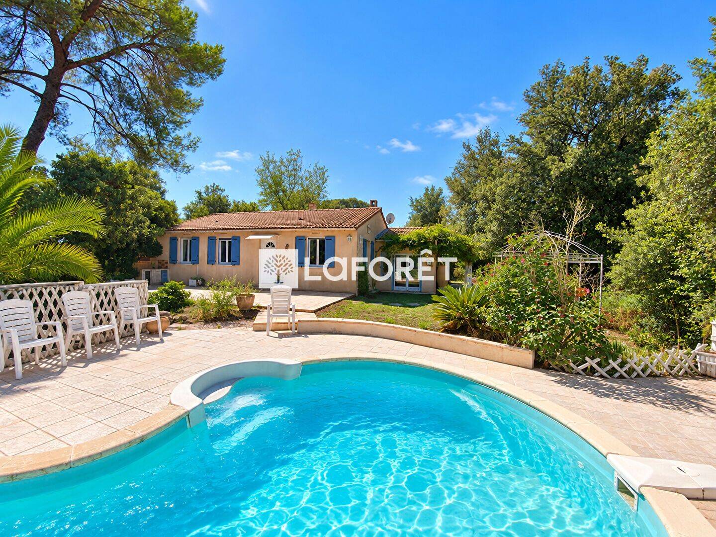 Maison 5 pièces 107 m² · à Roquefort-les-Pins · 107 m² · 655 000 €