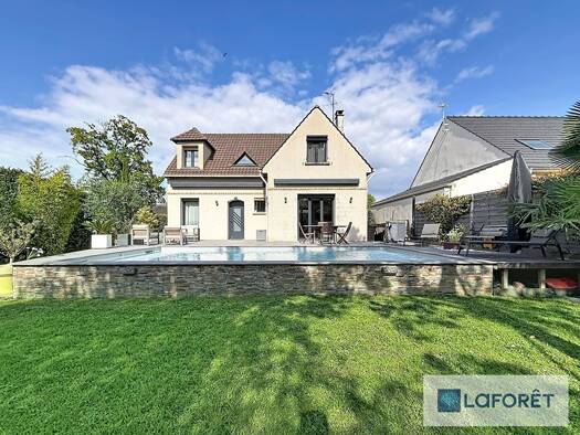 Maison à vendre 599 000 € 6 pièces 4 chambres 140 m² 553 m² de terrain Le Val Roger-Parc de la Lande Le Plessis-Trévise 94420