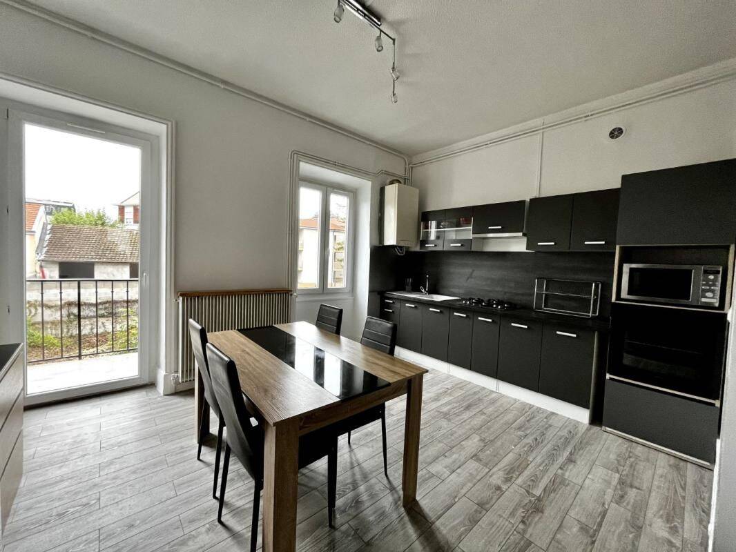 Appartement 3 pièces 60 m² · à Bourgoin-Jallieu · 60 m² · 680 €