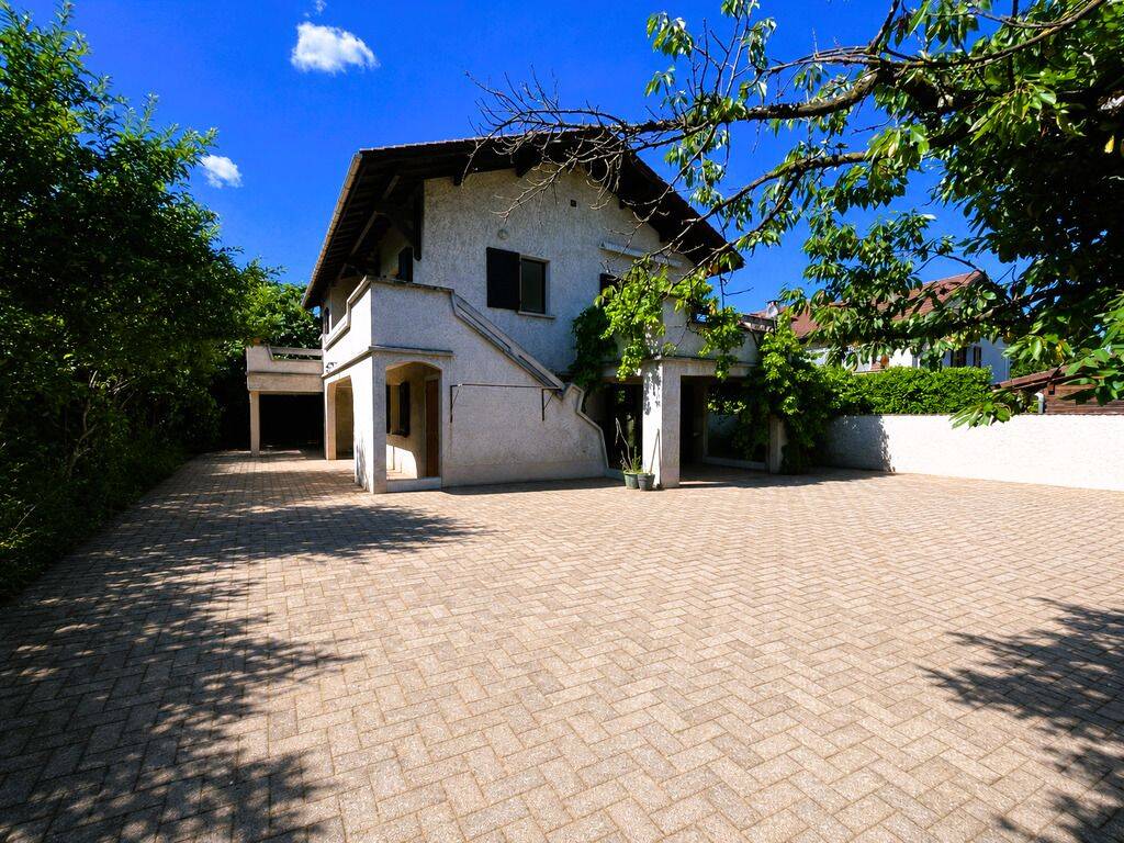 Maison 8 pièces 151 m² · à Saint-Martin-d'Hères · 151 m² · 355 000 €