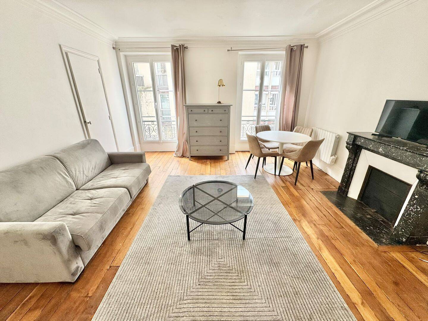 Appartement 2 pièces 43 m² · à Paris 16ème Arrondissement · 43,1 m² · 2 000 €/mois