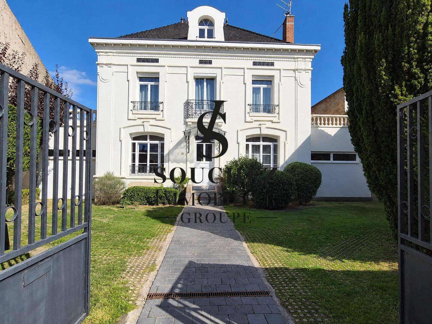 Maison 8 pièces 239 m² · à Souchez · 239 m² · 530 000 €