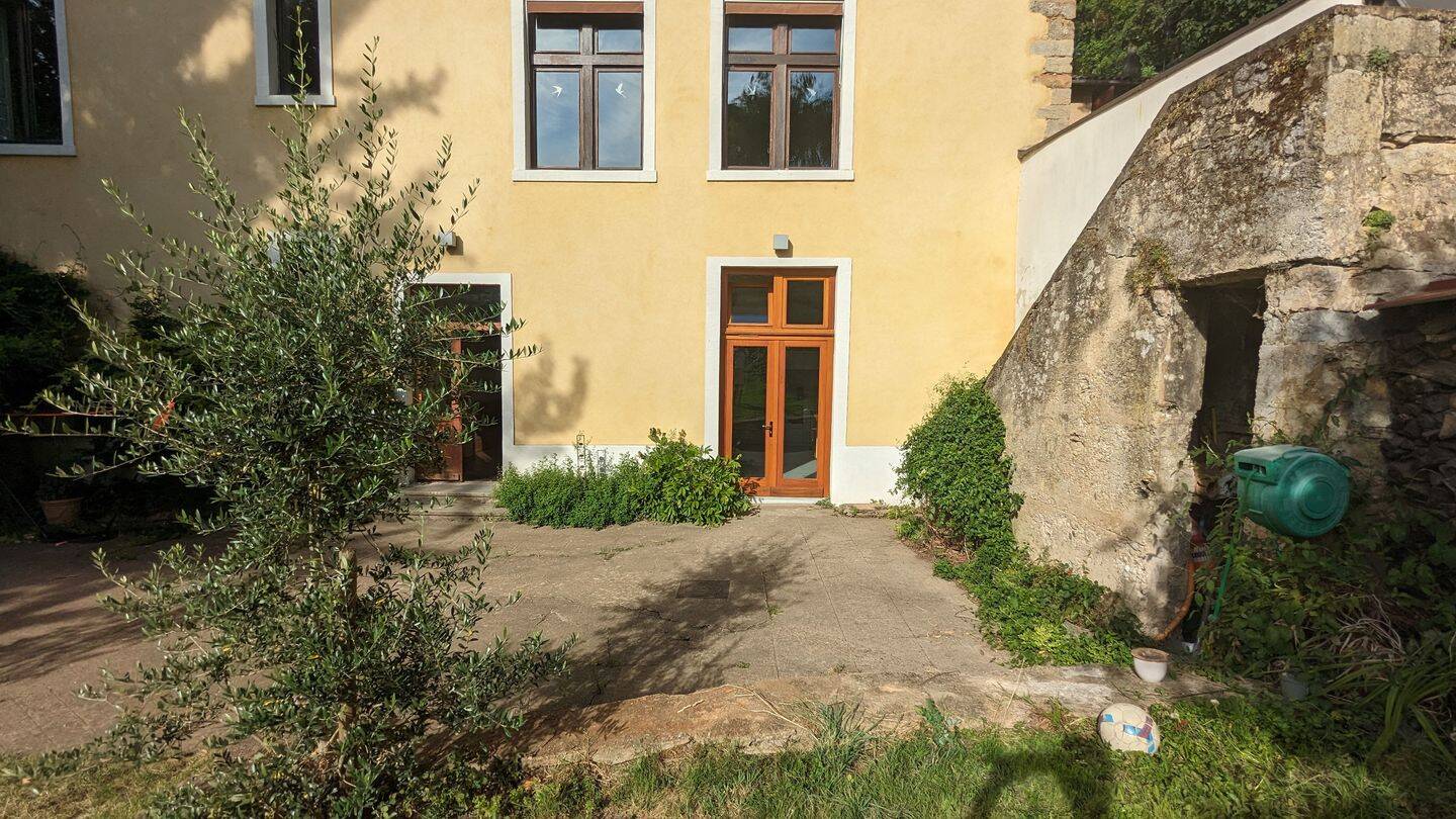 Appartement 5 pièces 175 m² · à Fontaines-Saint-Martin · 175 m² · 1 550 €/mois