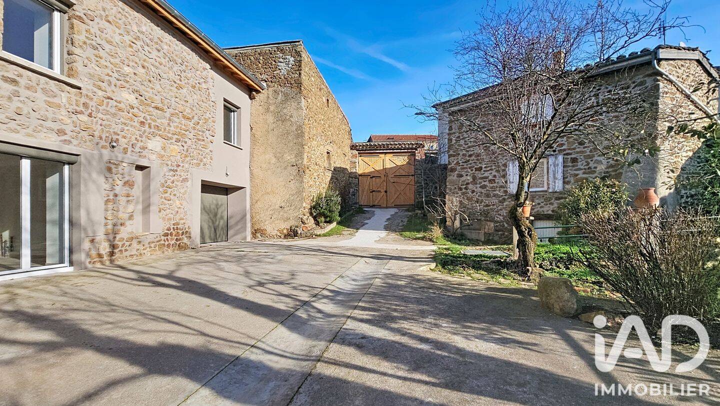 Maison 8 pièces 199 m² · à Charnas · 199 m² · 395 000 €