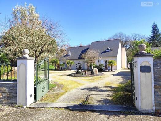 Maison à vendre 390 000 € 10 pièces 7 chambres 215,8 m² Saint-Saturnin-sur-Loire 49320