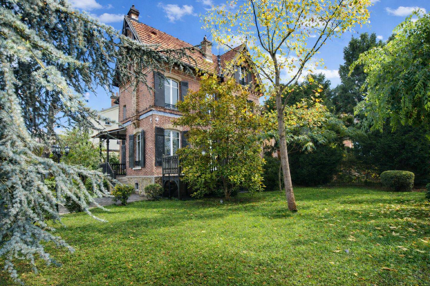 Maison 8 pièces 176 m² · à Chatou · 176 m² · 1 900 000 €