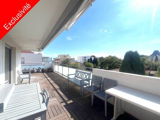 Appartement à vendre - Première occupation 629 000 € 3 pièces 2 chambres 65 m² Étage 3/3 Clos des Plages-Peymian La Ciotat 13600