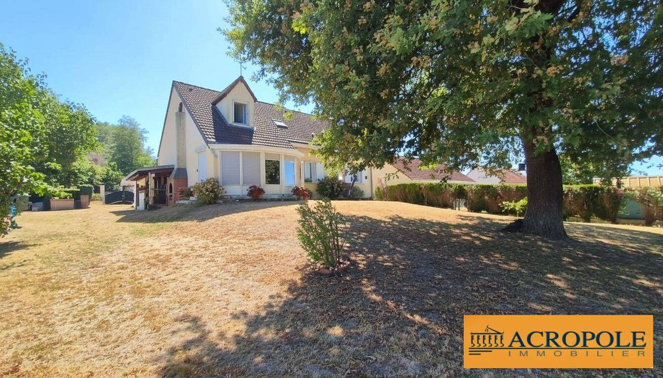 Maison 6 pièces 166 m² · à Vierzon · 165,6 m² · 190 000 €
