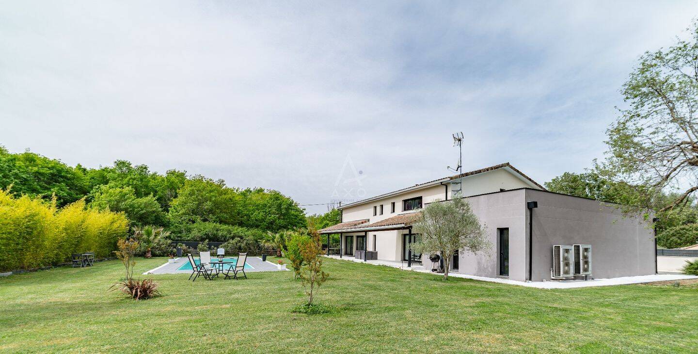 Maison 5 pièces 290 m² · à Montberon · 290 m² · 599 000 €